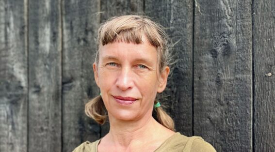 Juli portrait karussell 26